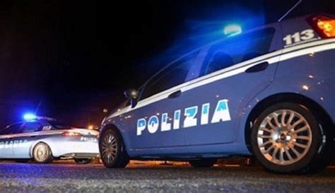 Investe un trans a Nettuno e scappa: poi si presenta in caserma